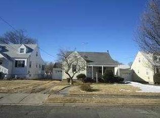 34 Roosevelt Ave, Clifton, NJ 07011