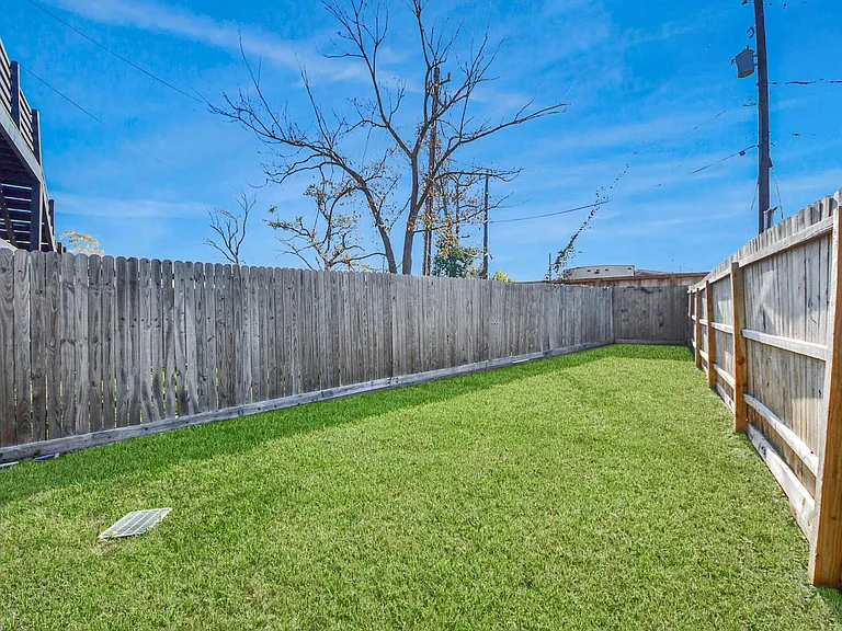 618 Maple Way #B — Photo 45