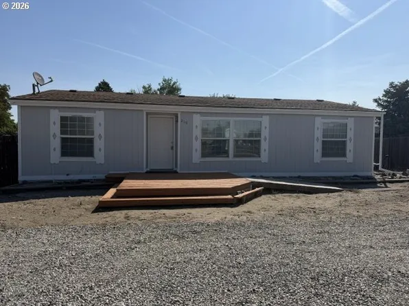210 NE 4th St, Irrigon, OR 97844