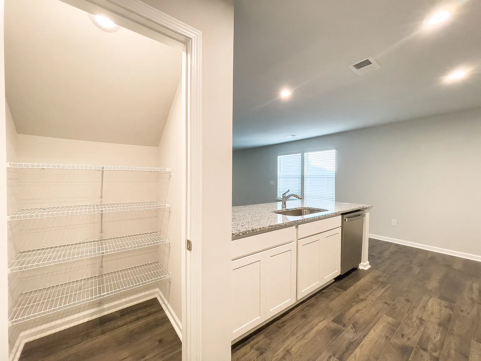 105 Paddock Glen Dr — Photo 3