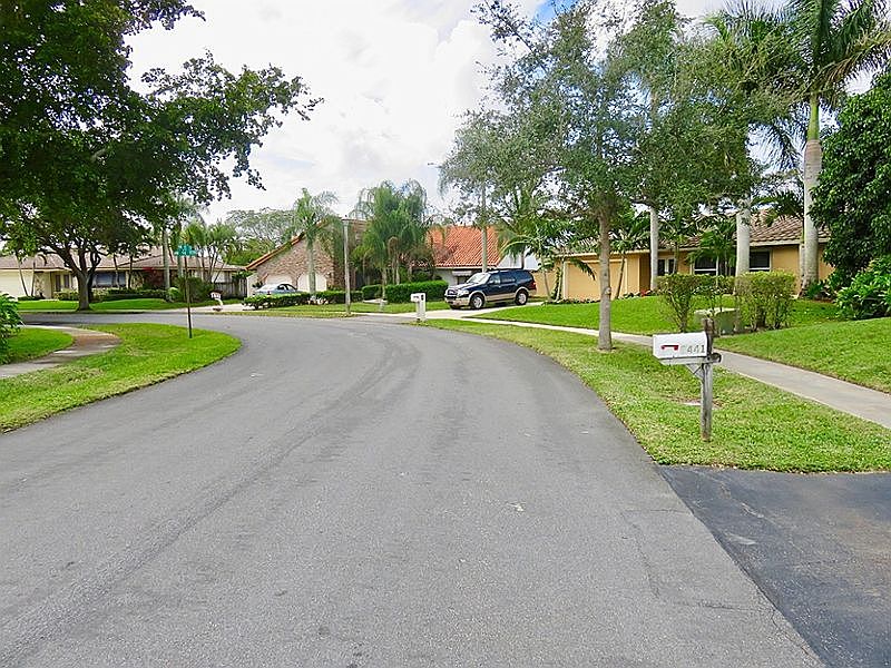 1st image of 9441 NW 15th St