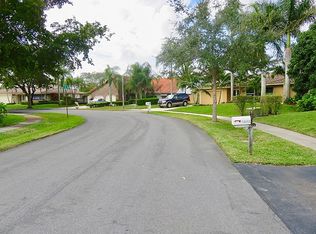 9441 NW 15th St, Plantation, FL 33322