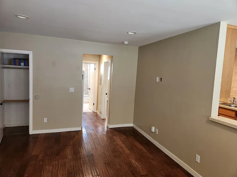 4847 Rosewood Ave #2 — Photo 3