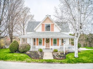 17 Grand Hill Rd, Mont Vernon, NH 03057