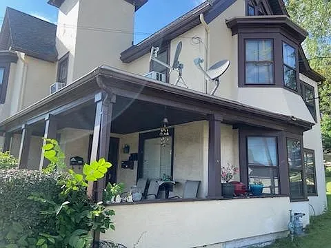 19 W McFarlan St Photo 1