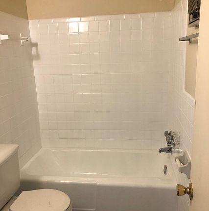 4th image of 8450 Tidewater Dr APT 1