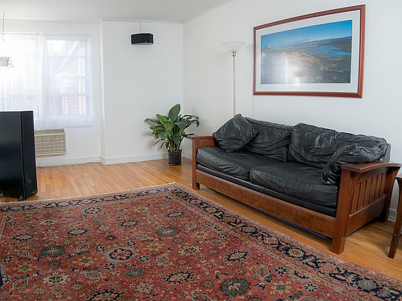 5th image of 703 Palmer Ct APT 2B