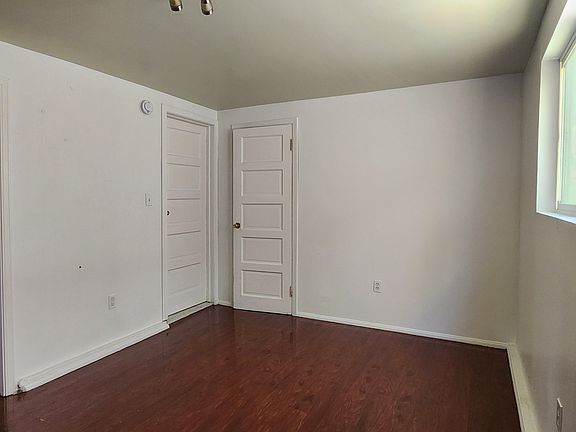 2nd image of 2668 Sichel St