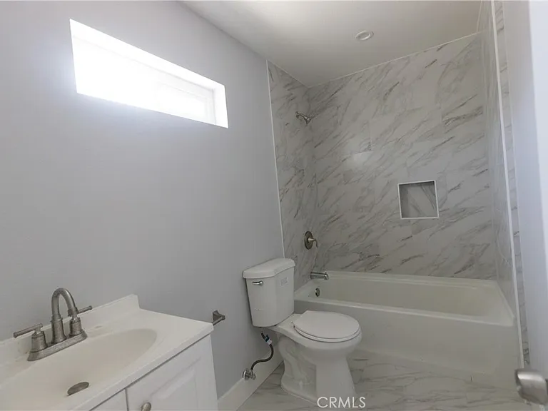 651 Ward St — Photo 6