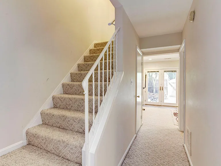 8156 Larkin Ln — Photo 19
