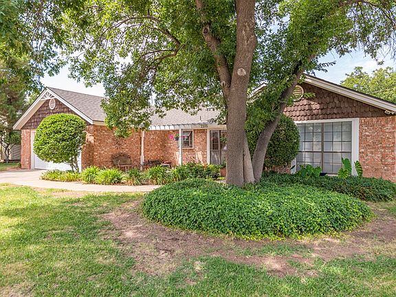 4th image of 2105 Wydewood Dr