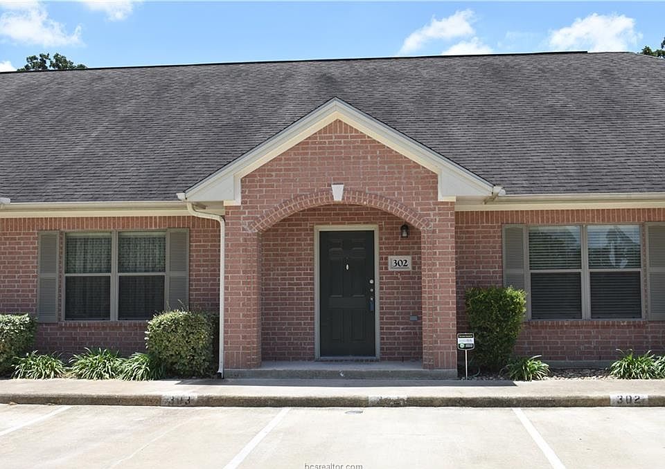 1st image of 1702 Deacon Dr APT 302