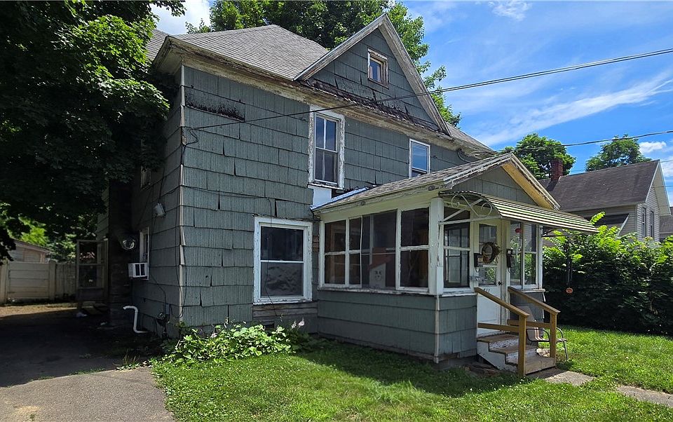 1st image of 711 Kinyon St