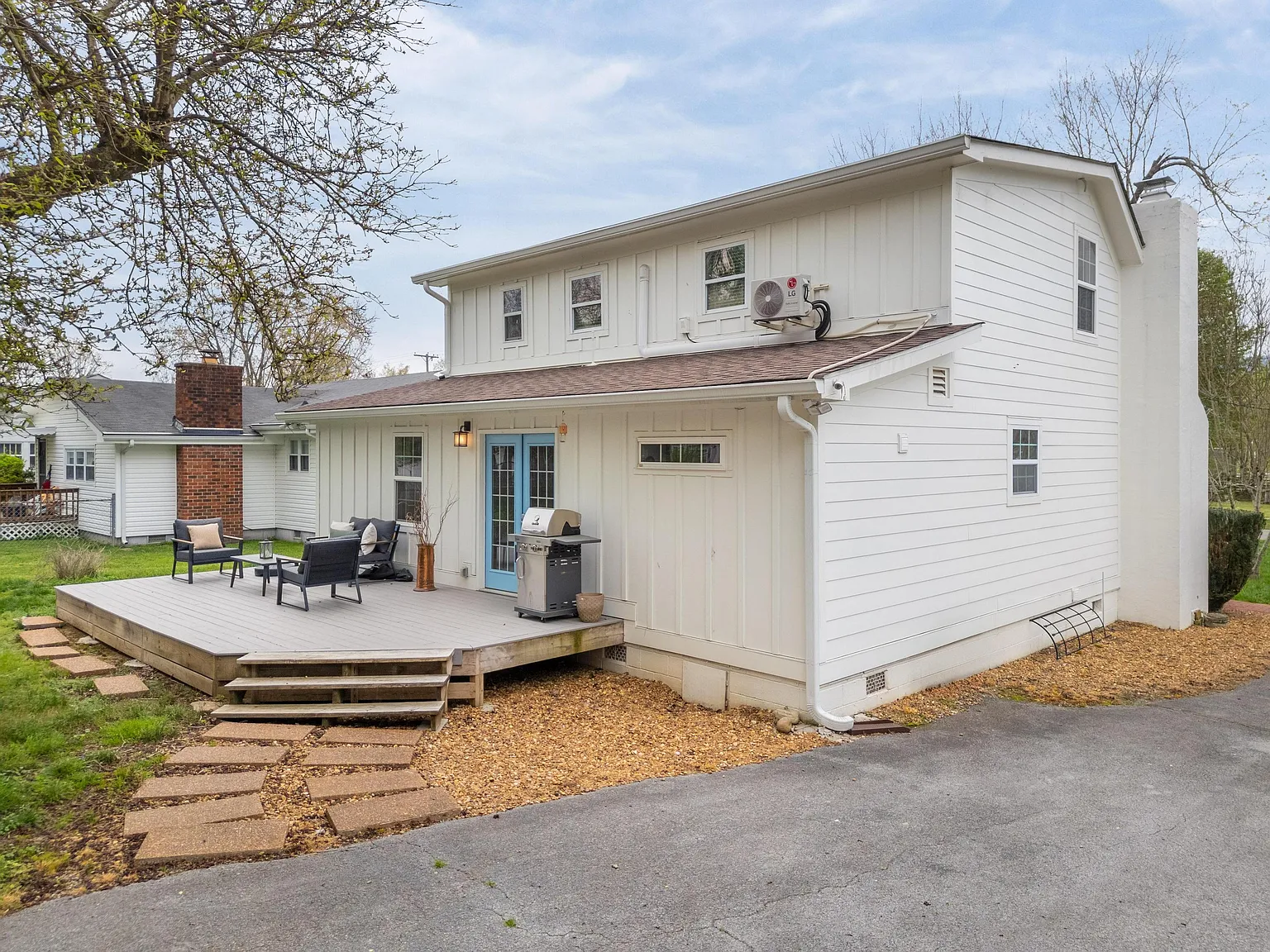 3706 Redding Rd — Photo 3