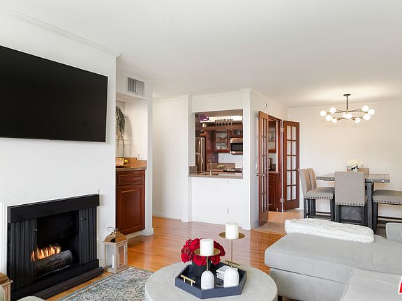 5th image of 906 N Doheny Dr APT 316