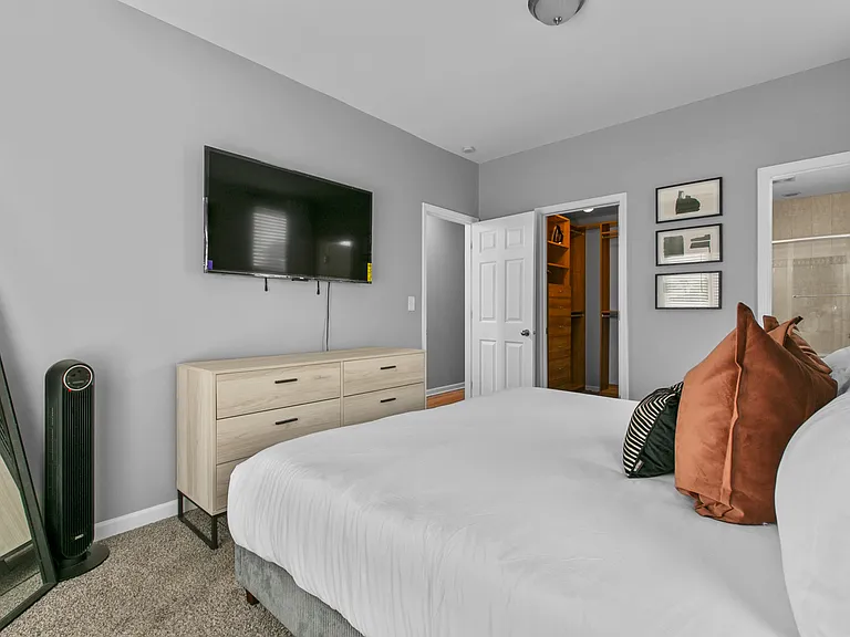 2249 W Monroe St #4 — Photo 16