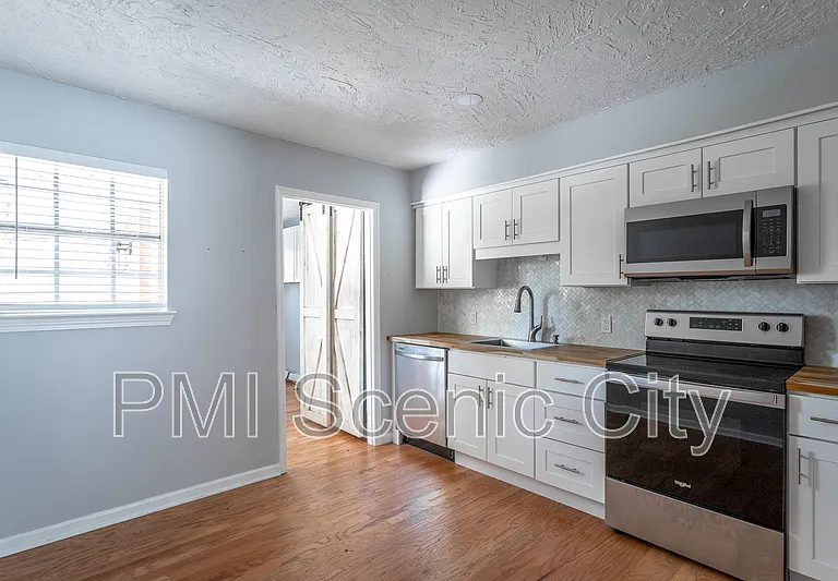 2508 Woodfin Ave — Photo 8