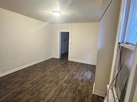 3rd image of 306 S Queen St