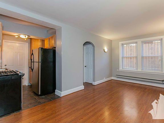 3rd image of 844 W Ainslie St #Kgc