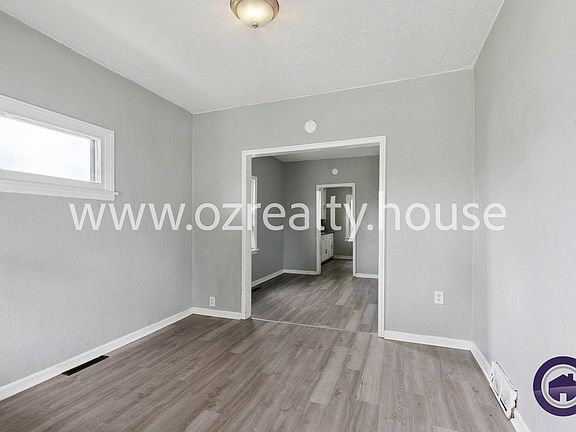 3rd image of 207 Pulaski St