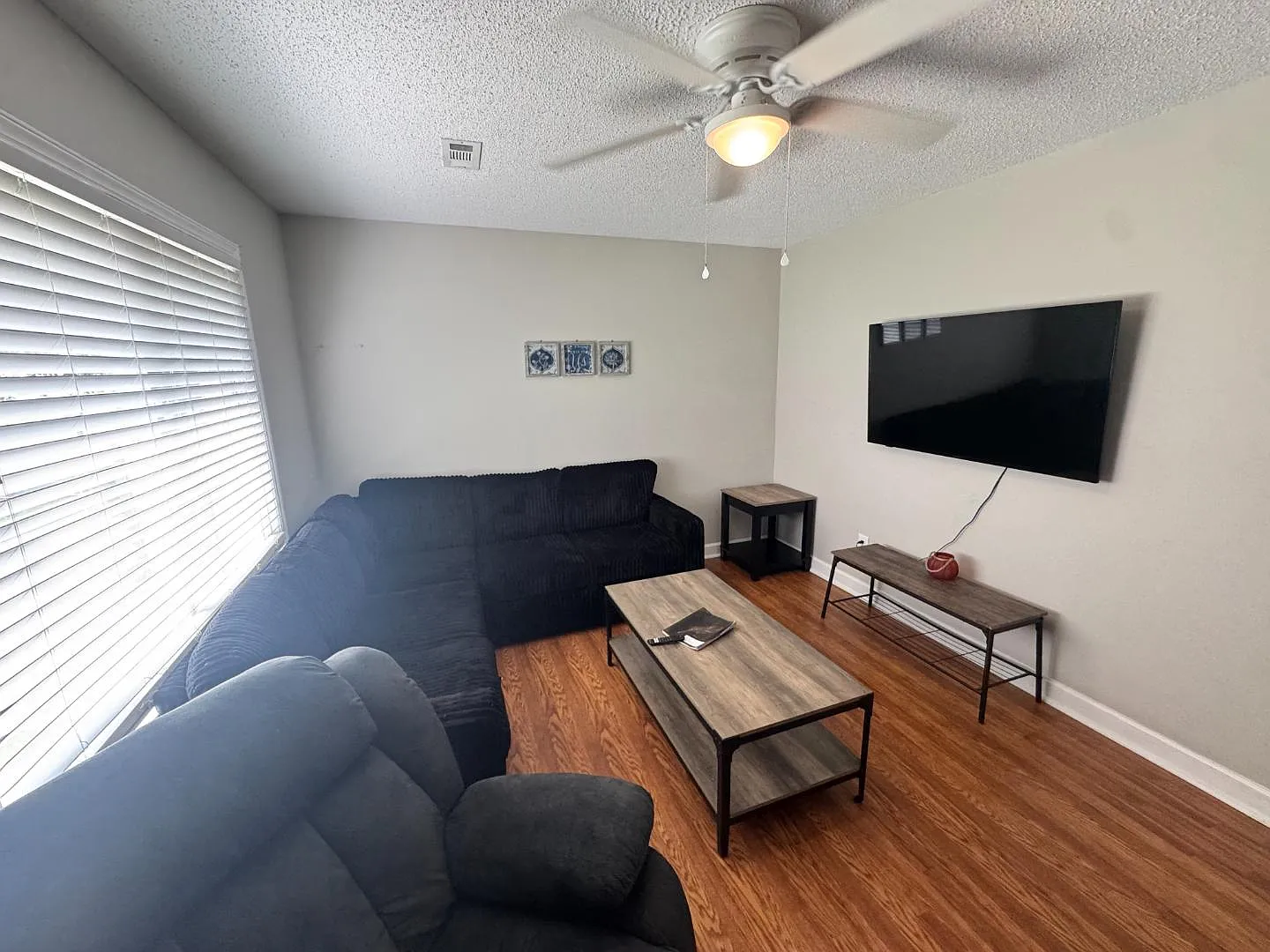 304 Academy Dr — Photo 3