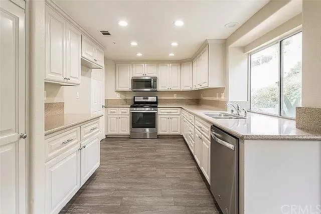 29184 Stonegate Ln — Photo 2