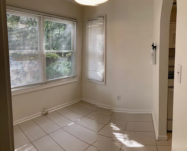 125 Sterling Ct — Photo 19