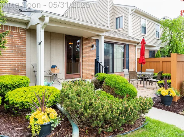22152 Edgewater, Novi, MI 48375