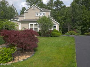 137 Killarney Dr, Niskayuna, NY