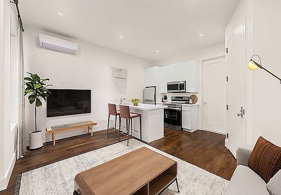2nd image of 1547 Fulton St #2A