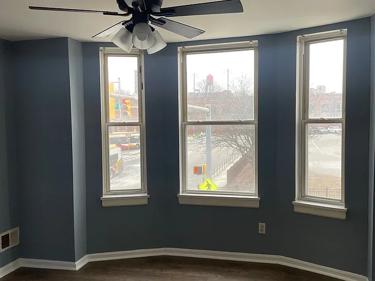 2133 W Mulberry St — Photo 25