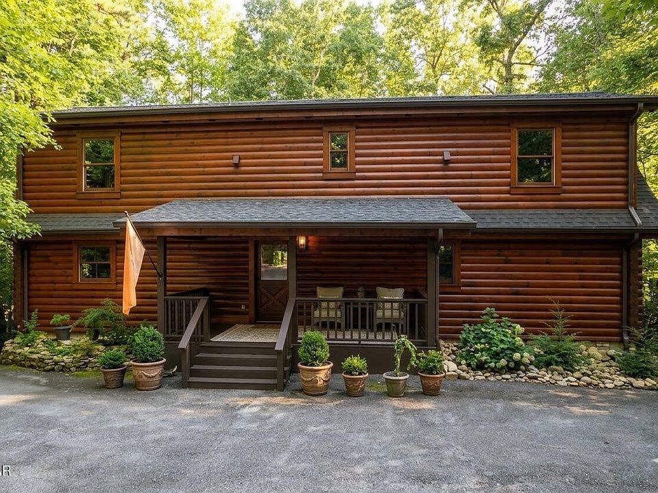 1st image of 1903 Waters End Rd