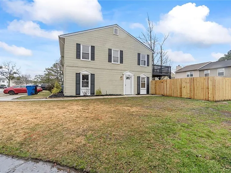 5989 Clear Springs Ct — Photo 35