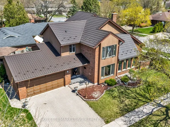 2 Deer Valley Cres, London, ON N6J 4K9