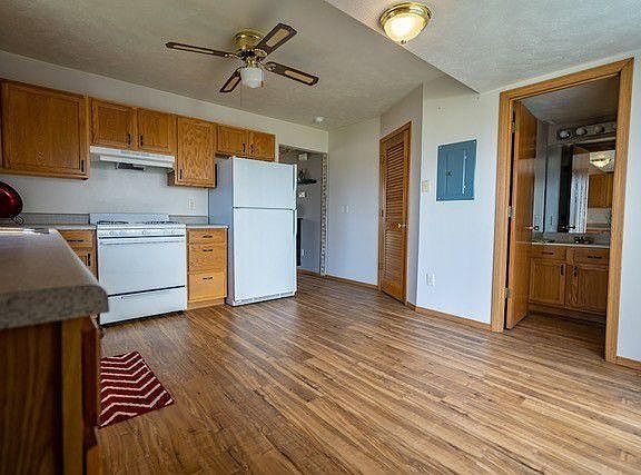 3rd image of 27 Fetzer Ct APT 4