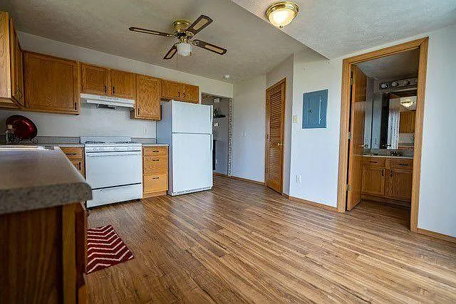 27 Fetzer Ct #4 — Photo 3