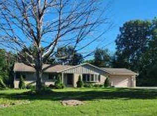 16165 Cumberland Trl, Brookfield, WI 53005