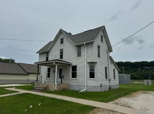302 Sumner St, Decorah, IA 52101