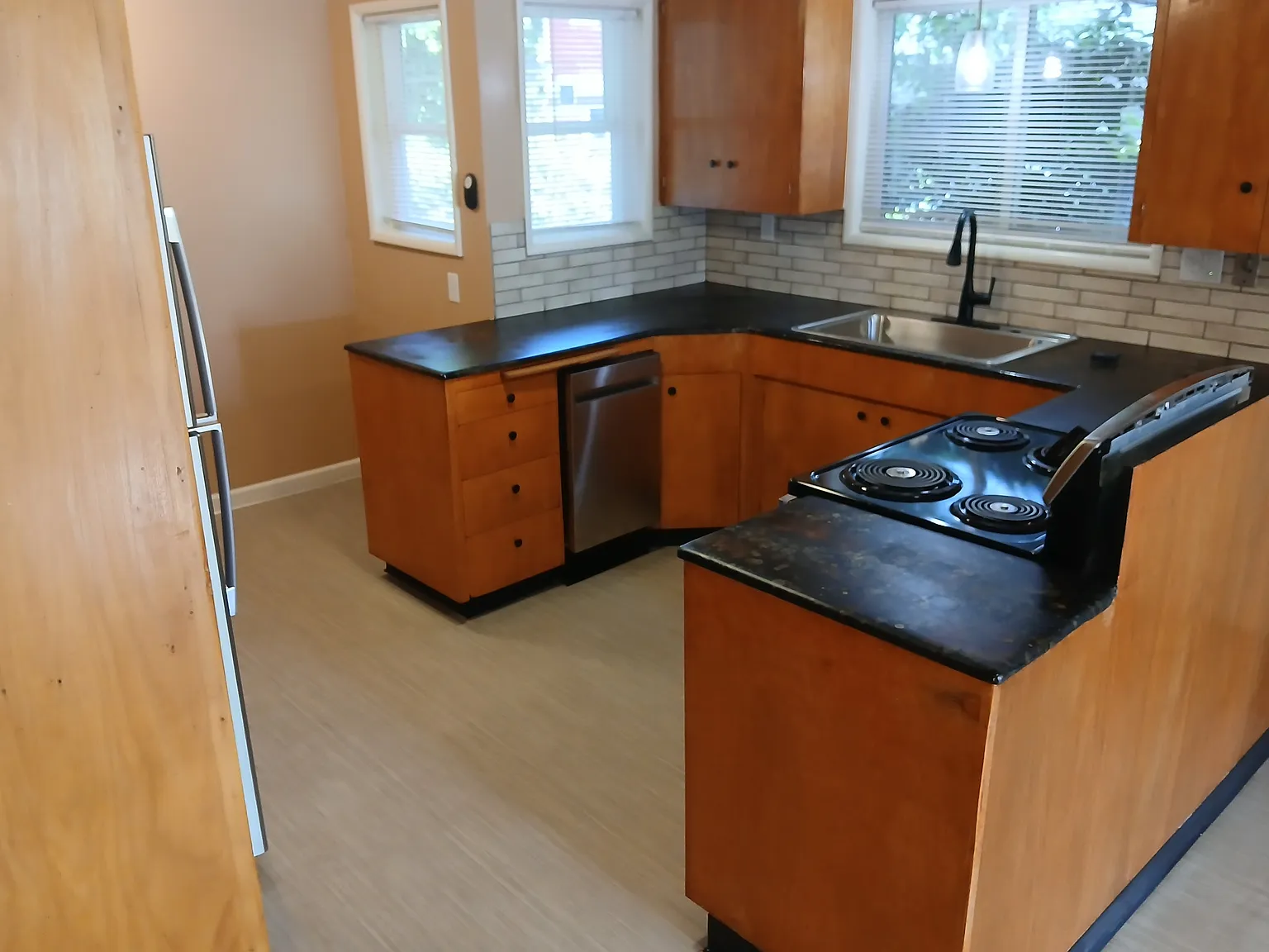 17- SE 42nd duplex - 42nd B — Photo 4