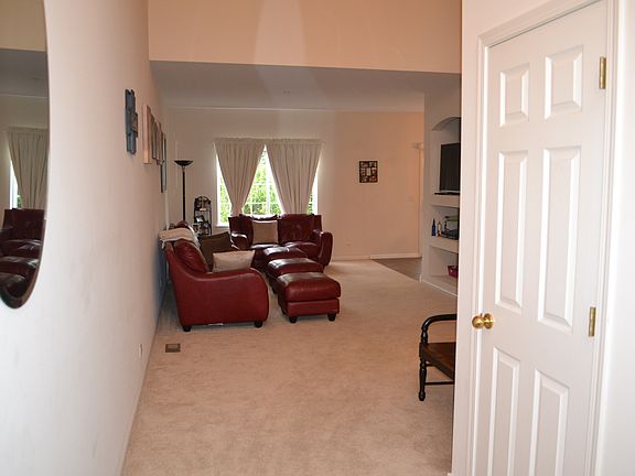 3rd image of 6082 Canterbury Ln #5-4