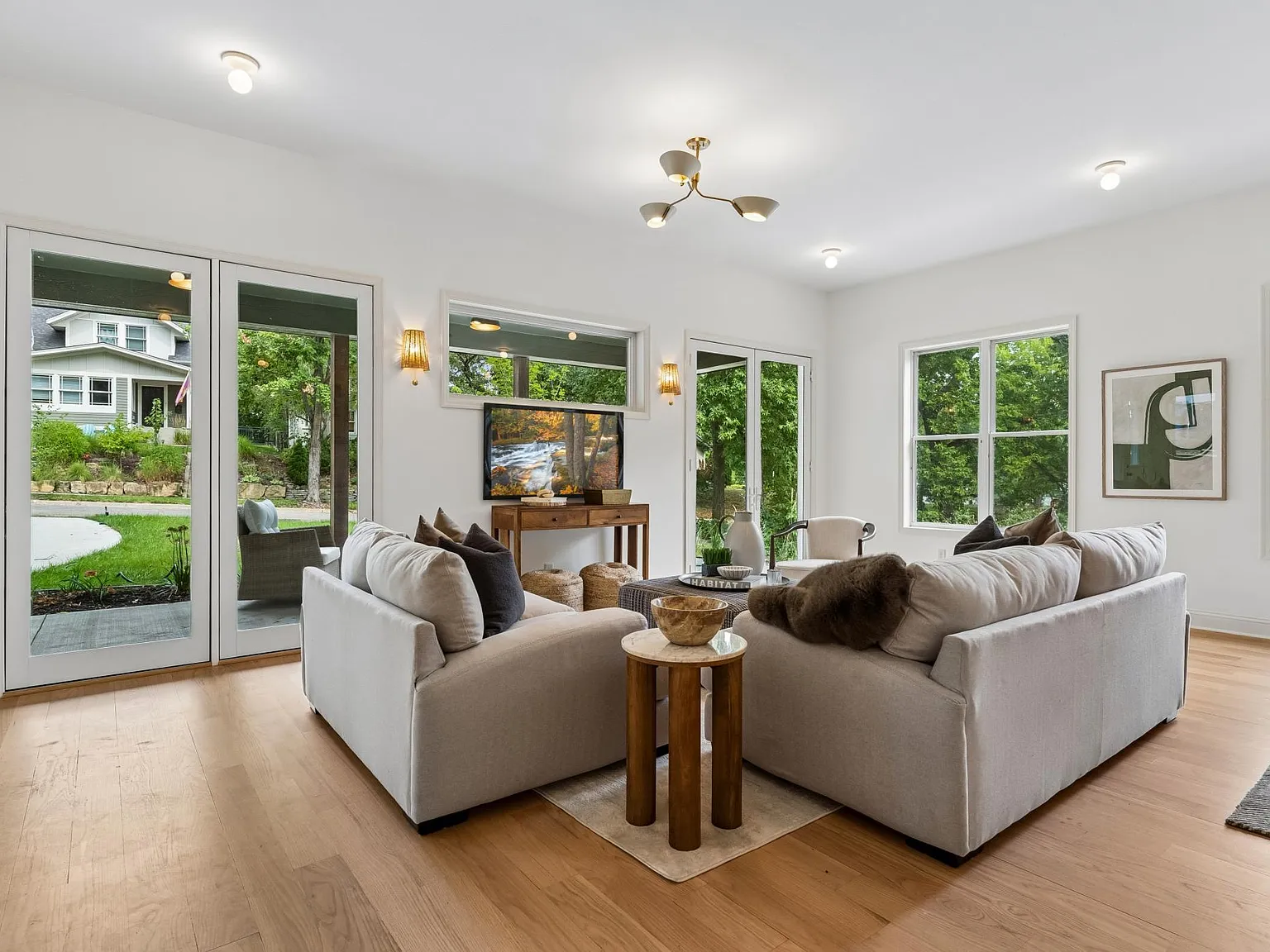 2 bed, 2.0 bath, 1836 sqft, $4,840 — Photo 3