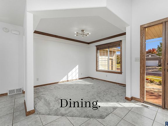 3rd image of 804 W Quail Creek Cir