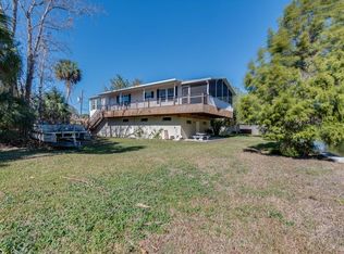 6196 Island Dr, Weeki Wachee, FL 34607