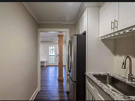 4th image of 1842 Lake Lucerne Dr SW