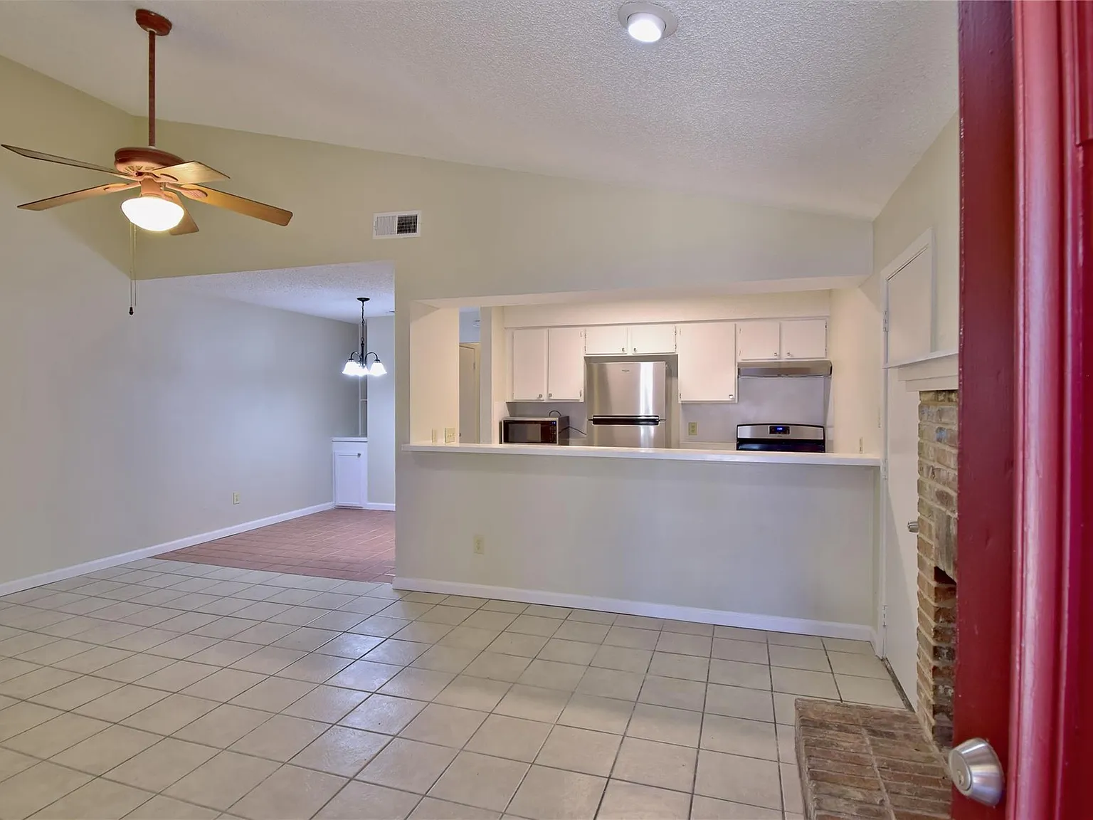 2 bed, 2.0 bath, 1772 sqft, $1,650 — Photo 3