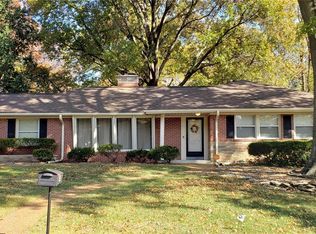 44 Cardigan Dr, Saint Louis, MO