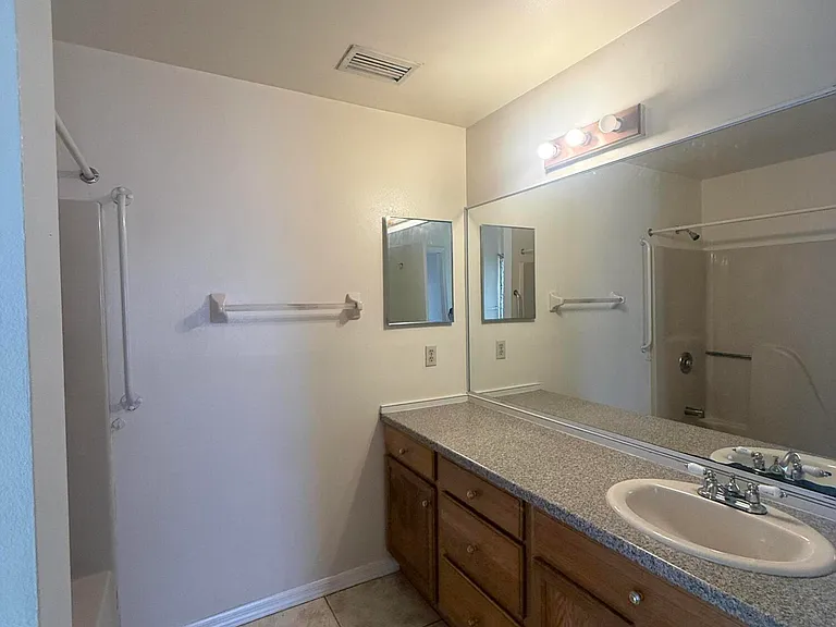 1660 Wake Forest Rd NW — Photo 9