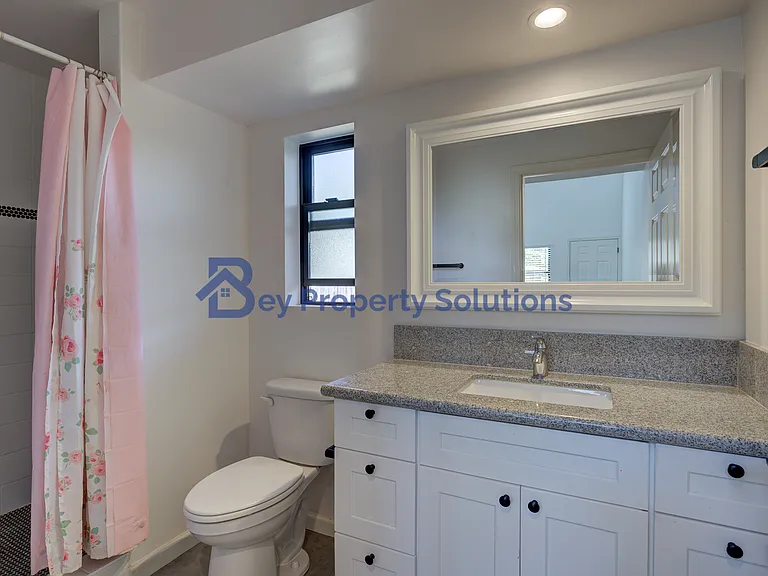 115 S Elm St — Photo 9