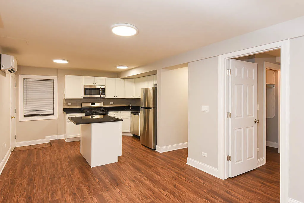1 bed, 700 sqft, $1,800 — Photo 2