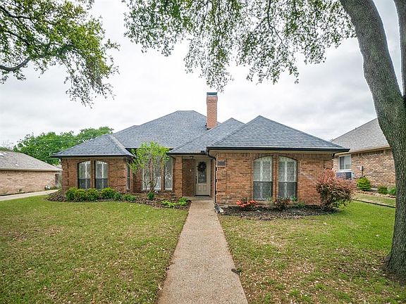 2nd image of 2311 Highland Heights Ln